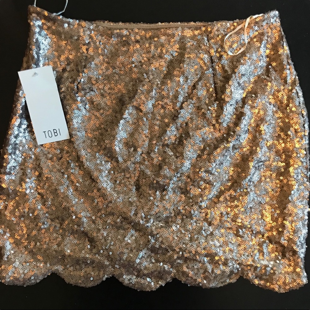 Gold sequin scalloped Tobi skirt (medium)